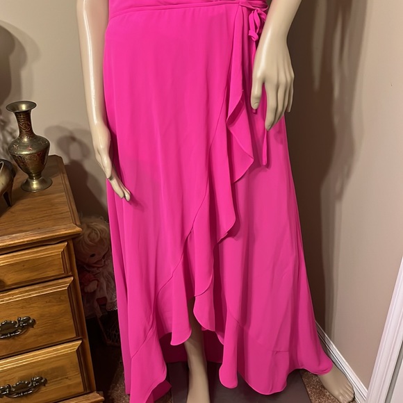 Beautiful Ruffled High/Low Maxi Dress. Bright pink Polyester Chiffon fabric.  XL - Picture 3 of 6